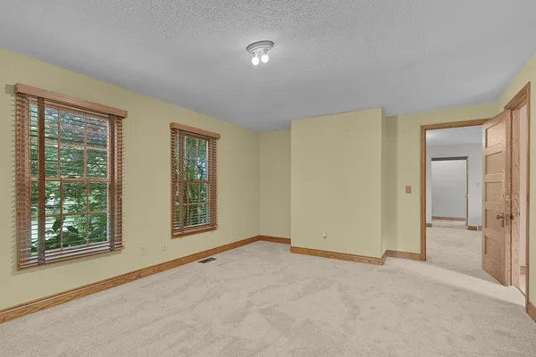 $430,800 | 13972 South 5th Street, Schoolcraft, MI 49087