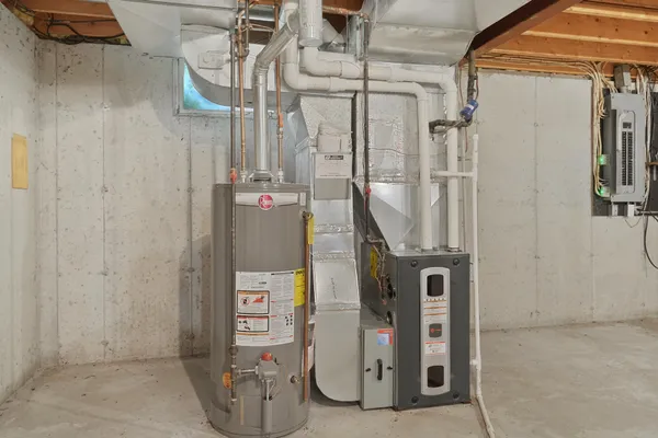 $430,800 | 13972 South 5th Street, Schoolcraft, MI 49087