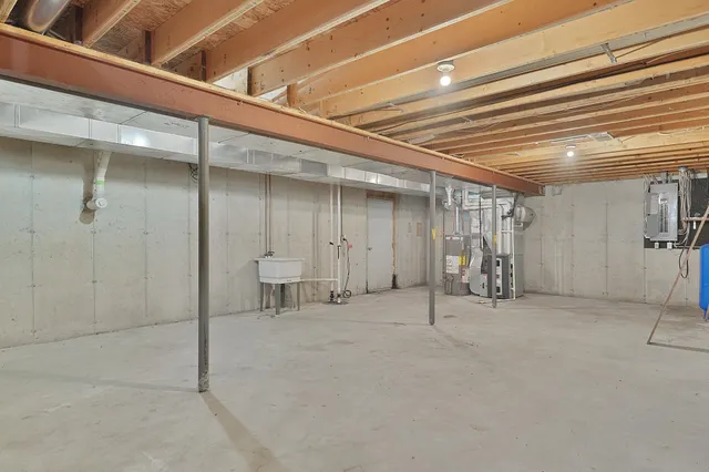 $435,000 | 13972 South 5th Street, Schoolcraft, MI 49087