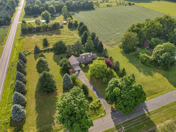 $430,800 | 13972 South 5th Street, Schoolcraft, MI 49087