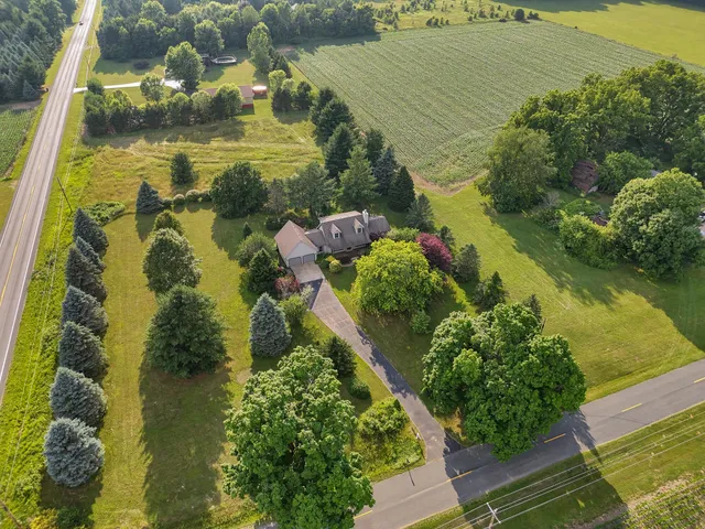 $435,000 | 13972 South 5th Street, Schoolcraft, MI 49087