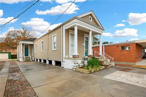$450,000 | 720 Lafayette Street, Gretna, LA 70053