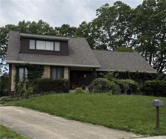 $275,000 | 1119 Northeast Clubhouse Circle, Lee's Summit, MO 64086