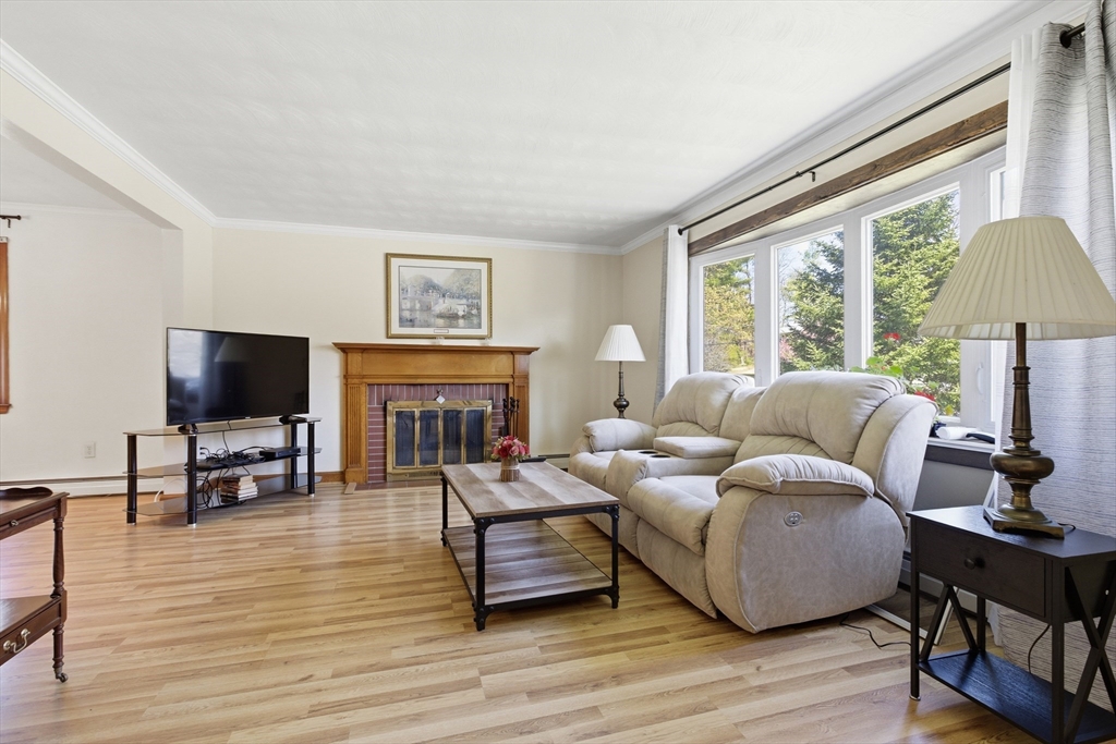 5 Manning Road Dedham, MA 02026 - Photo 3 of 31
