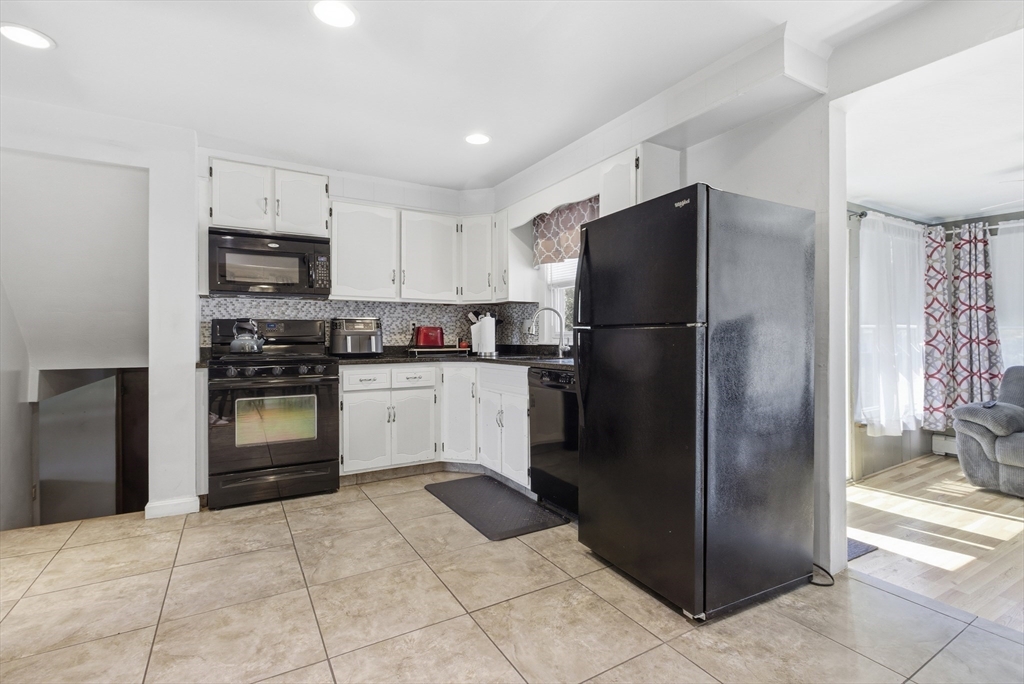 5 Manning Road Dedham, MA 02026 - Photo 6 of 31