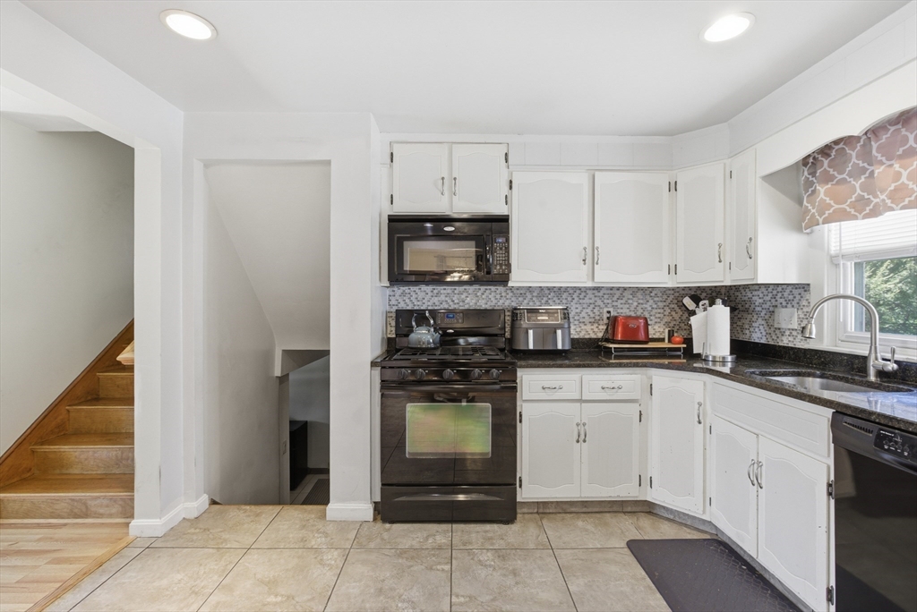 5 Manning Road Dedham, MA 02026 - Photo 8 of 31