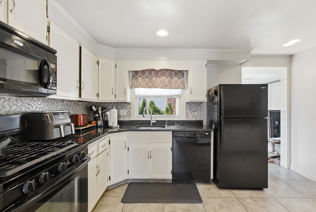 5 Manning Road Dedham, MA 02026 - Photo 10 of 31