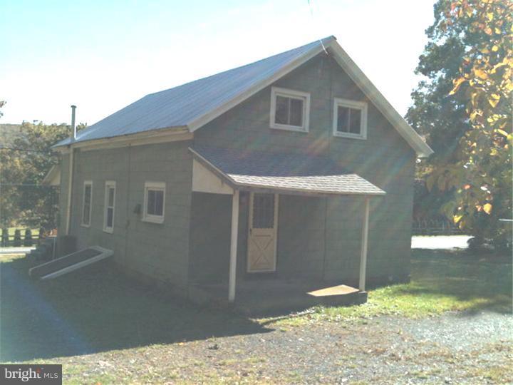520 High Road Ashland, PA 17921 - Photo 2 of 4 Exterior Back