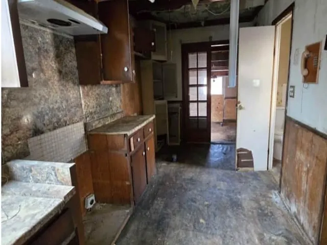 a view of a storage & utility room