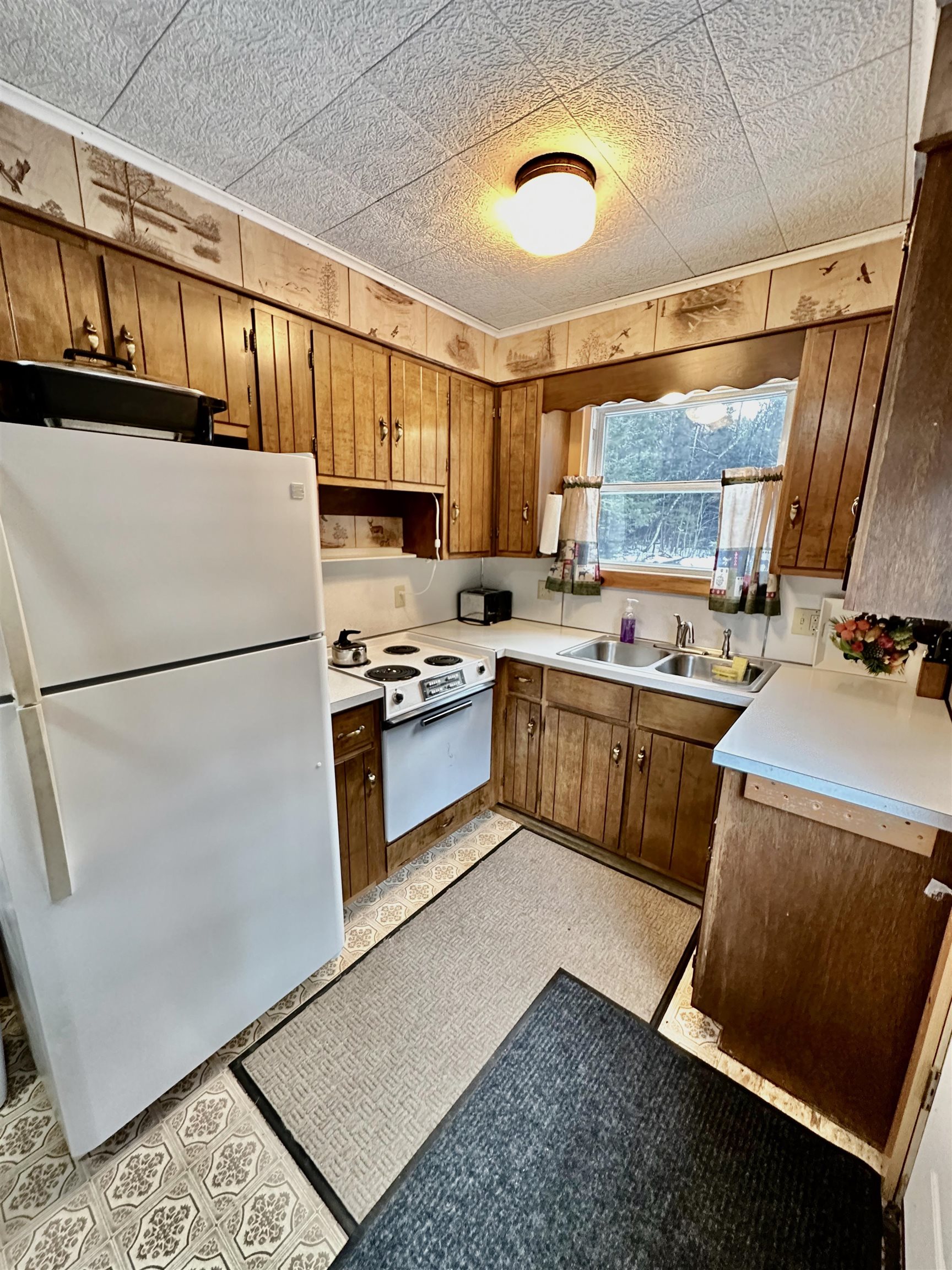 444 Back Lake Road Pittsburg, NH 03592 - Photo 7 of 40