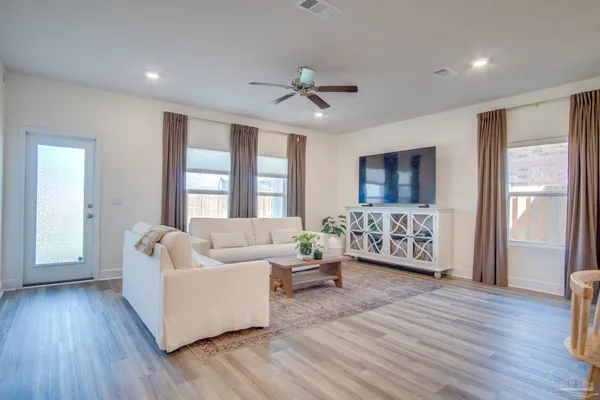 $2,650 | 8130 Fir Tree Drive, Milton, FL 32583