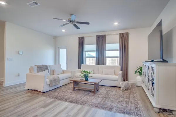 $2,650 | 8130 Fir Tree Drive, Milton, FL 32583