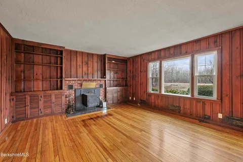 $450,000 | 399 State Road, Richmond, MA 01201