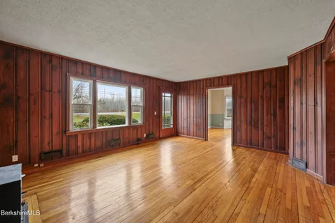 $450,000 | 399 State Road, Richmond, MA 01201