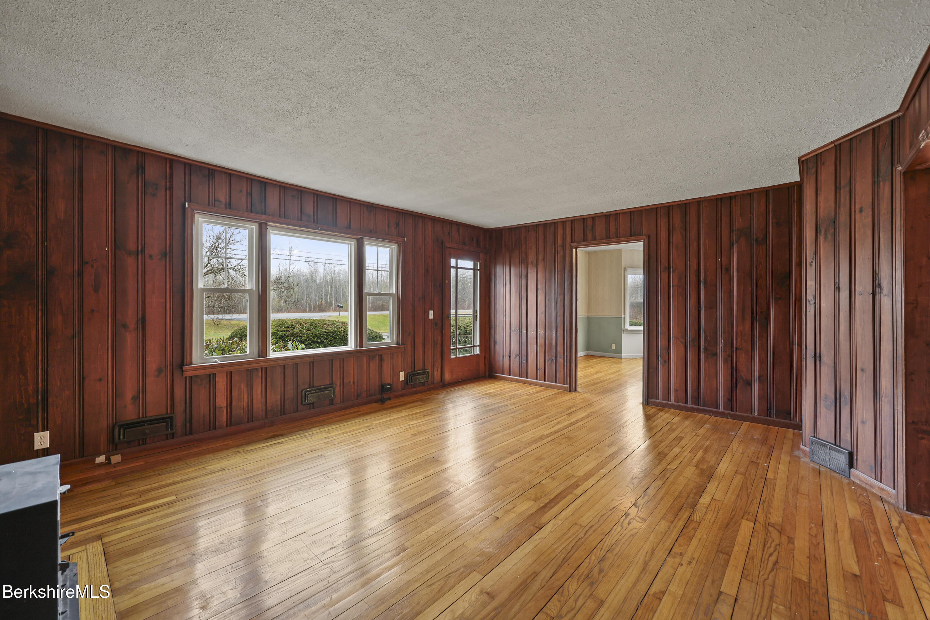 399 State Road Richmond, MA 01201 - Photo 13 of 53 35 Living Room