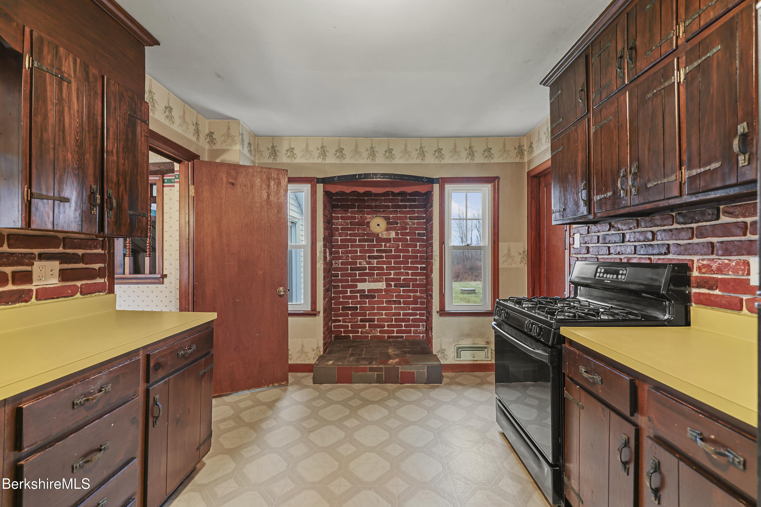 399 State Road Richmond, MA 01201 - Photo 20 of 53 70 Kitchen