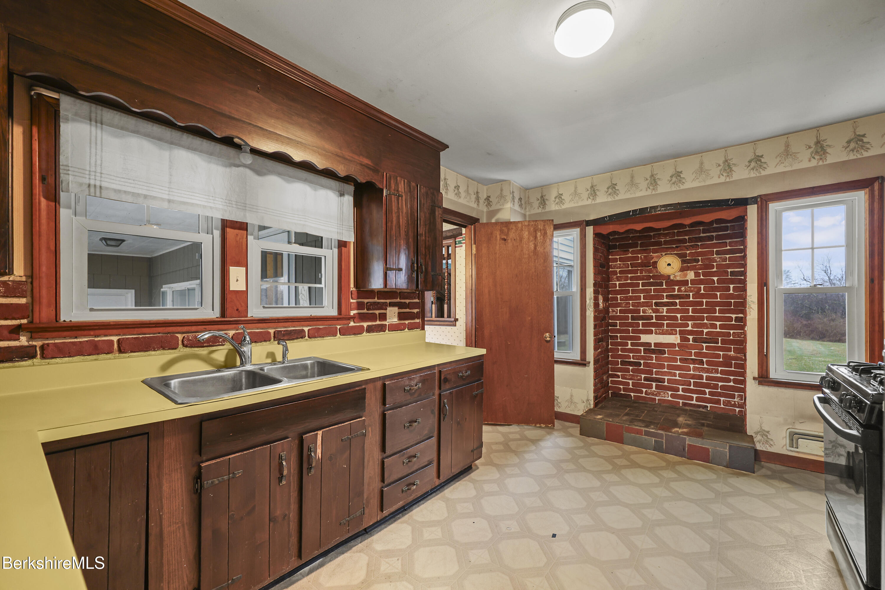 399 State Road Richmond, MA 01201 - Photo 21 of 53 75 Kitchen