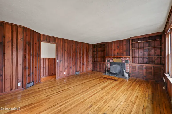 $450,000 | 399 State Road, Richmond, MA 01201