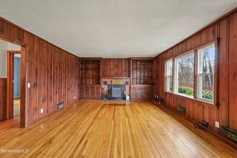 $450,000 | 399 State Road, Richmond, MA 01201