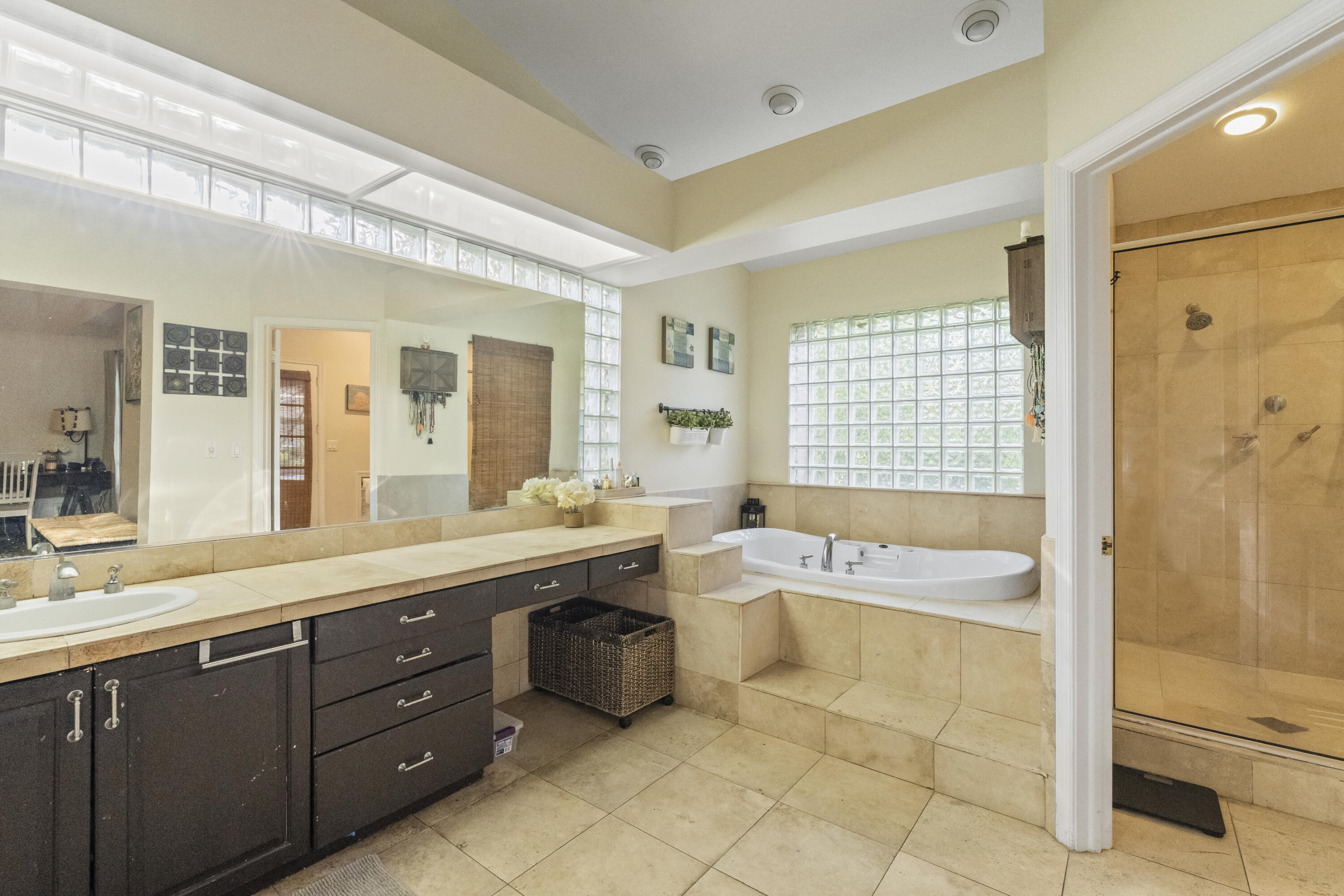 2683 Northwest 49th Street Boca Raton, FL 33434 - Photo 18 of 27 mastertub