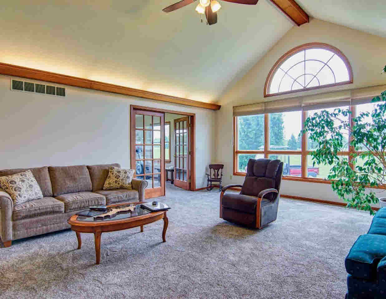 10182 East Richfield Road Davison, MI 48423 - Photo 6 of 43 21311039-5.JPG