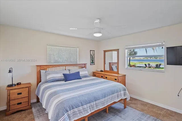 $5,225 | 924 Lake Drive East, Lake Placid, FL 33852