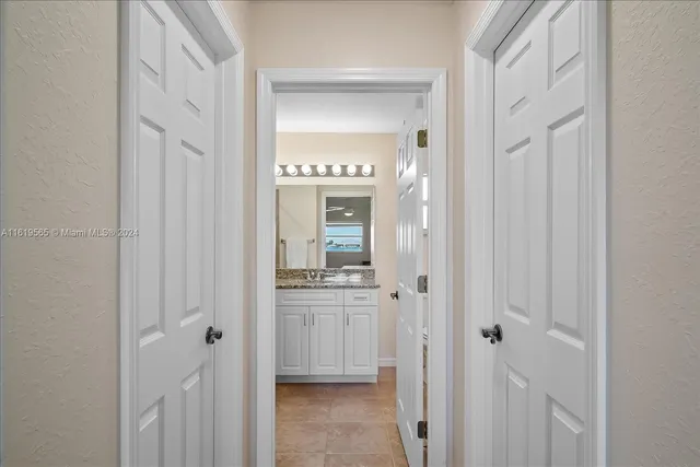 $5,225 | 924 Lake Drive East, Lake Placid, FL 33852