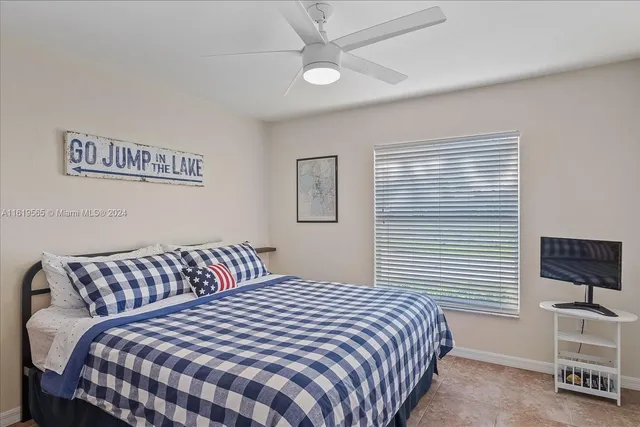 $5,225 | 924 Lake Drive East, Lake Placid, FL 33852