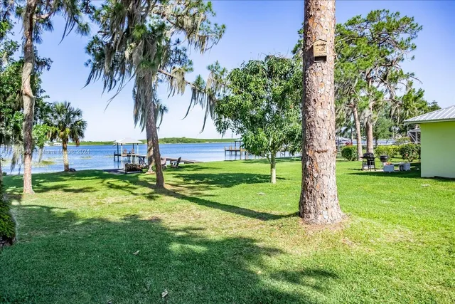 $5,225 | 924 Lake Drive East, Lake Placid, FL 33852