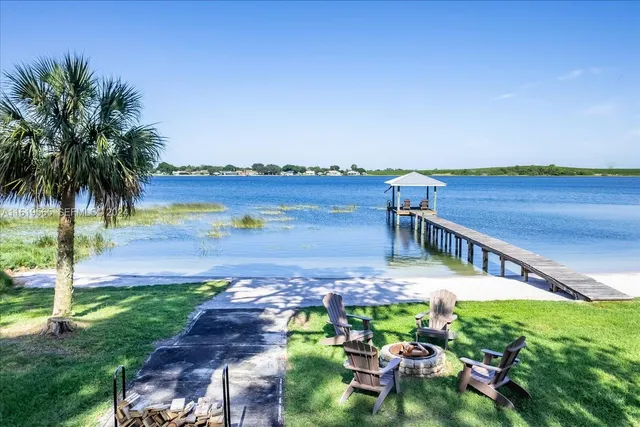 $5,225 | 924 Lake Drive East, Lake Placid, FL 33852