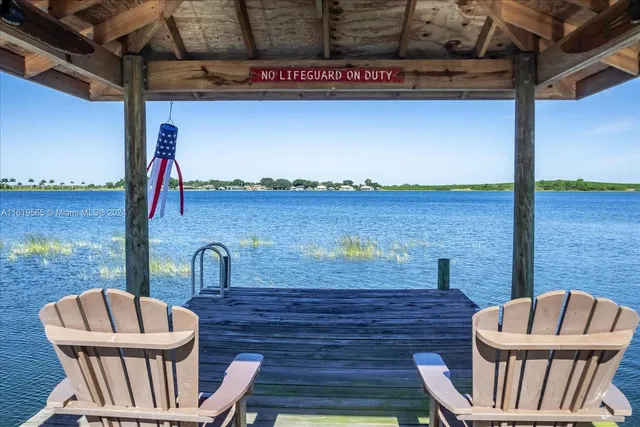 $5,225 | 924 Lake Drive East, Lake Placid, FL 33852