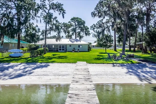 $5,225 | 924 Lake Drive East, Lake Placid, FL 33852