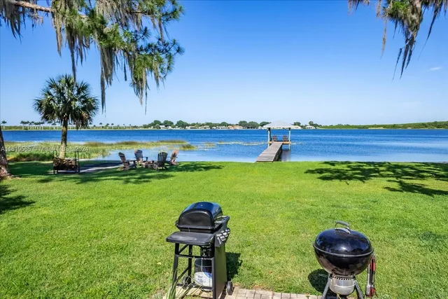 $5,225 | 924 Lake Drive East, Lake Placid, FL 33852