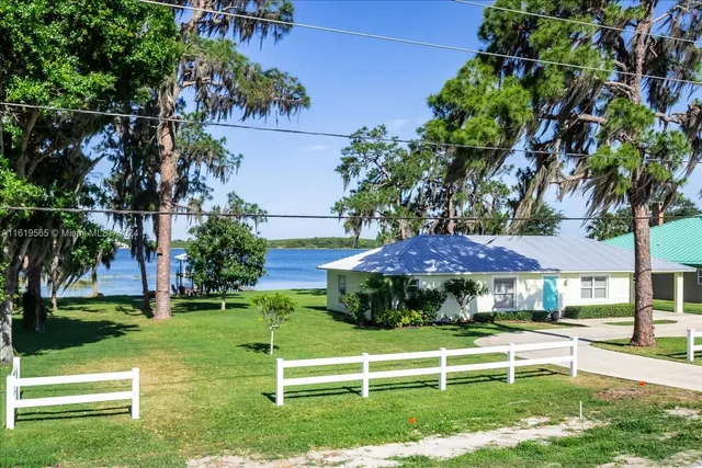 $5,225 | 924 Lake Drive East, Lake Placid, FL 33852