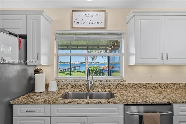 $5,225 | 924 Lake Drive East, Lake Placid, FL 33852