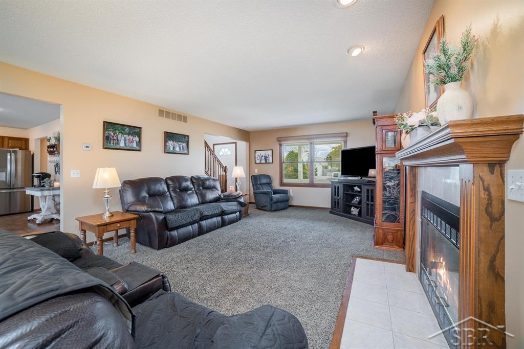 11189 Garden Ridge Freeland, MI 48623 - Photo 7 of 34 50107420-6.JPG