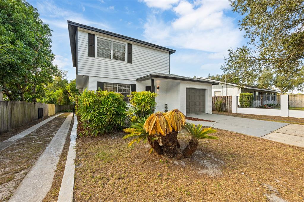 4109 East Temple Heights Road Tampa, FL 33617 - Photo 5 of 23