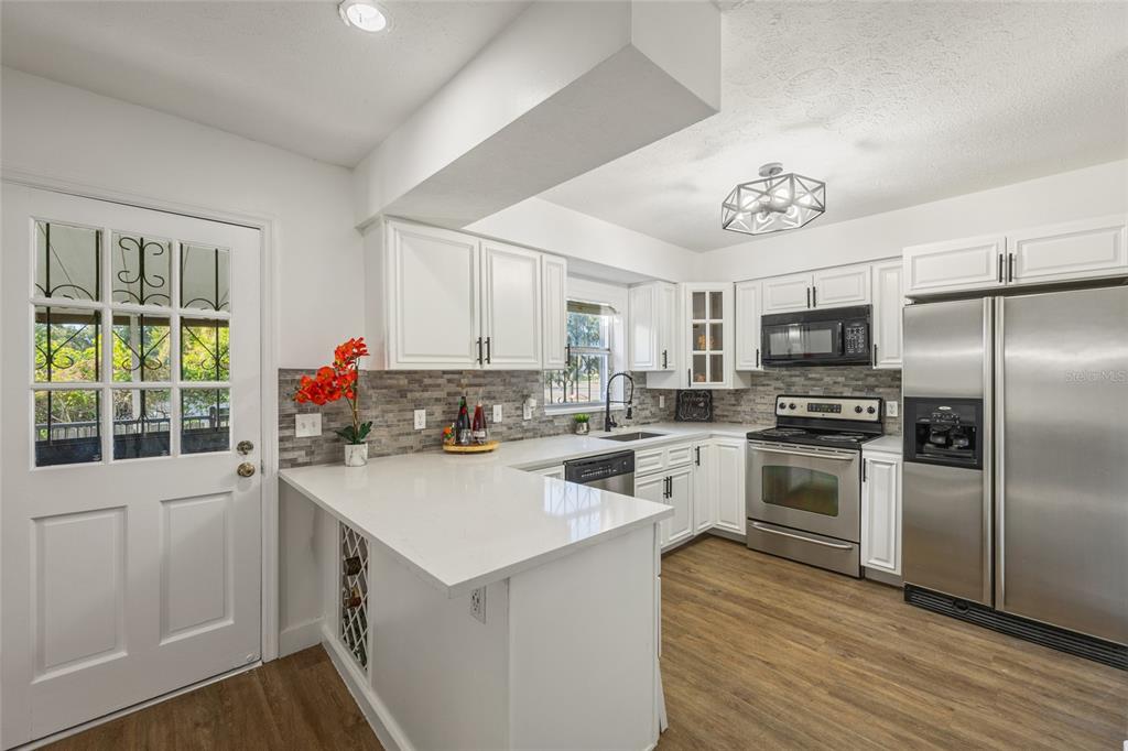 4109 East Temple Heights Road Tampa, FL 33617 - Photo 10 of 23