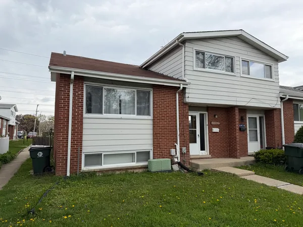$354,900 | 8052 West Lyons Street, Niles, IL 60714