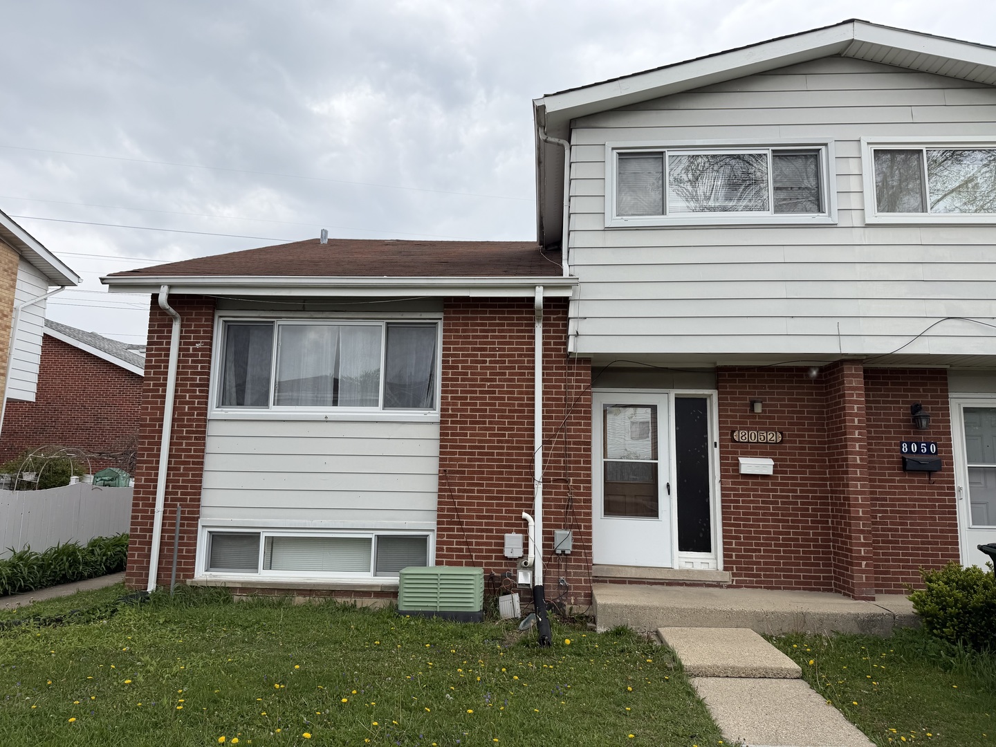 8052 West Lyons Street Niles, IL 60714 - Photo 2 of 8