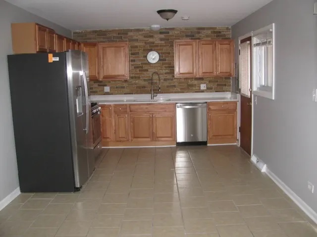 8052 West Lyons Street Niles, IL 60714 - Photo 5 of 8