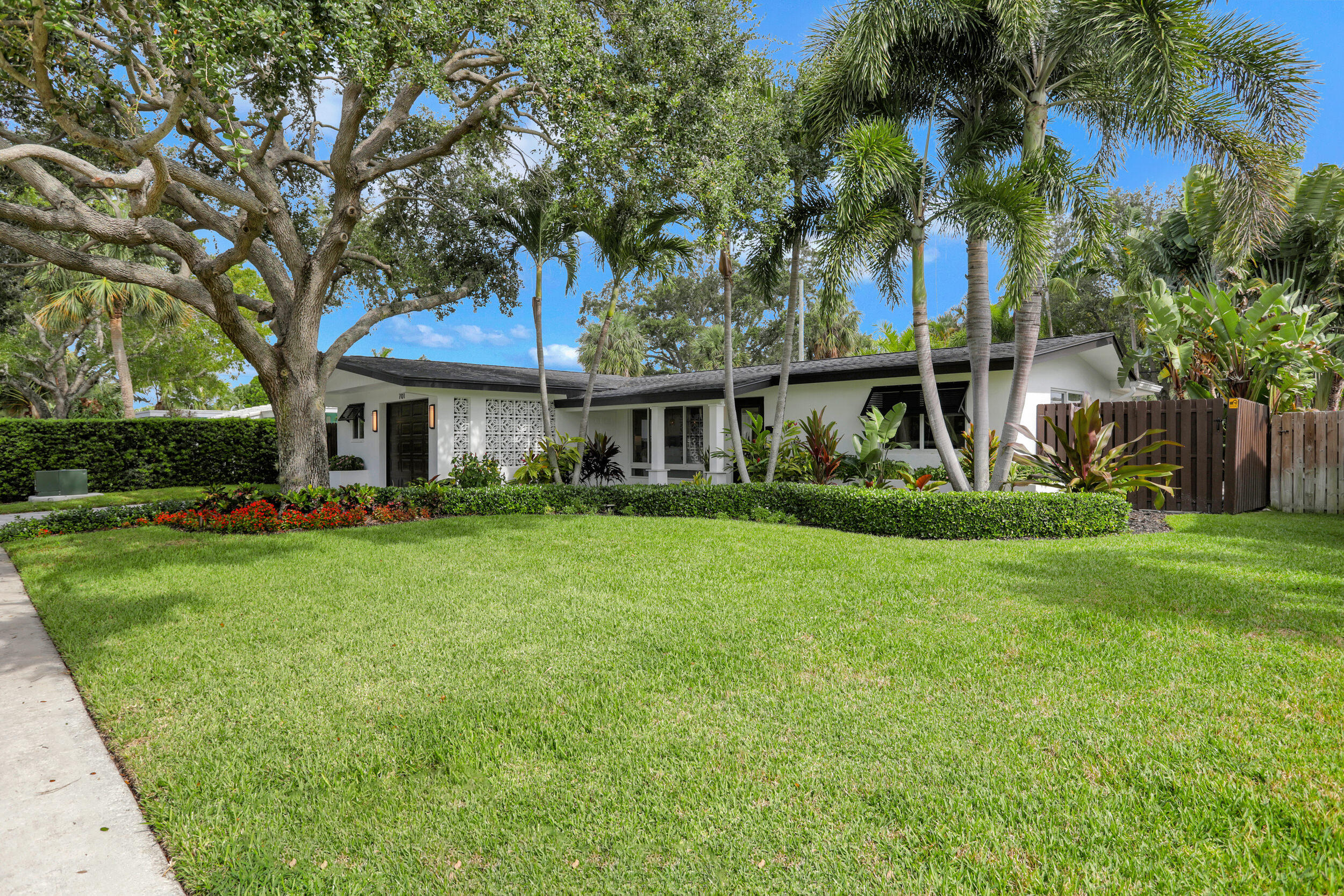 701 Southwest 7th Street Boca Raton, FL 33486 - Photo 2 of 37 16_22226952