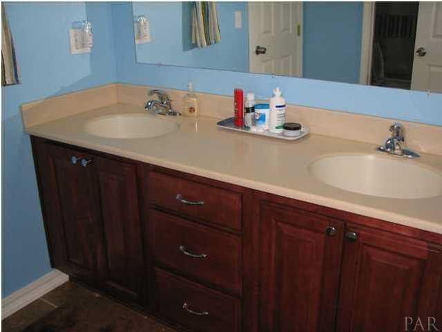 6417 Brigadier Road Milton, FL 32570 - Photo 15 of 25 Additional Bath