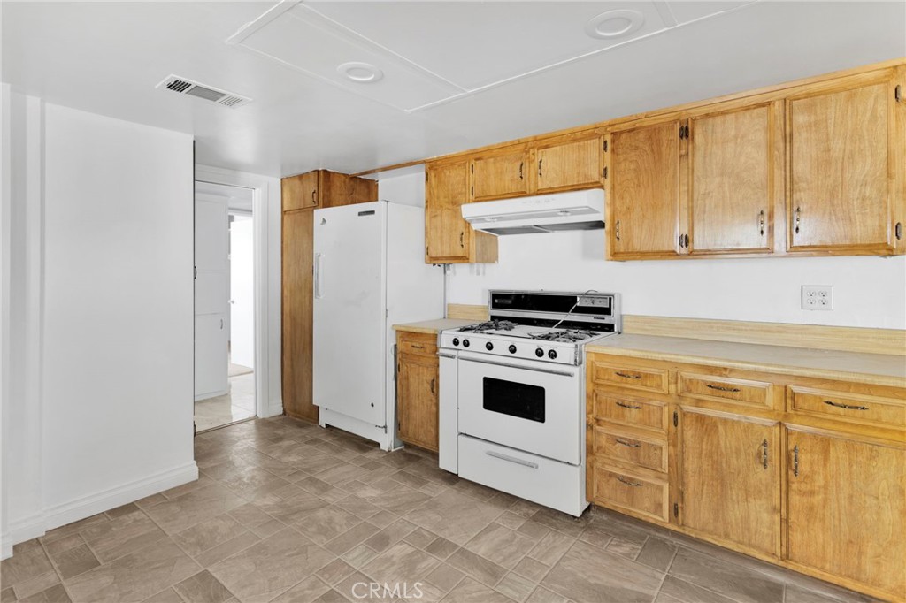 21008 S Road Apple Valley, CA 92307 - Photo 19 of 58