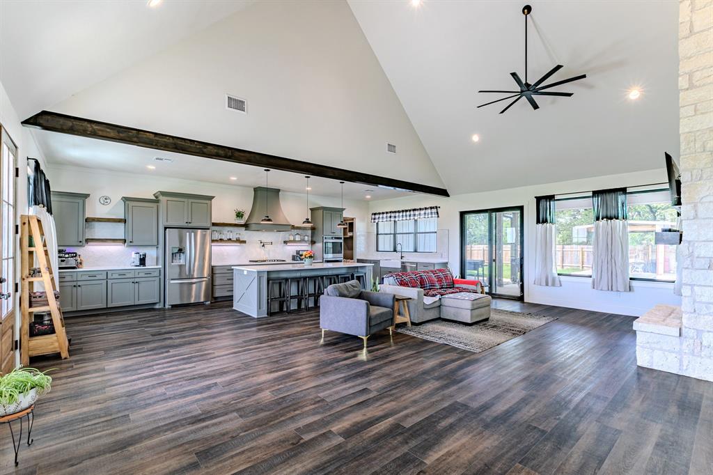 289 East Bell Road Waco, TX 76705 - Photo 2 of 40