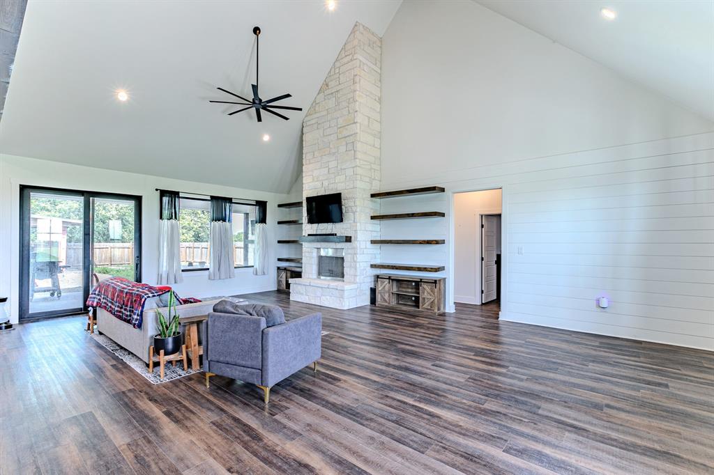 289 East Bell Road Waco, TX 76705 - Photo 3 of 40