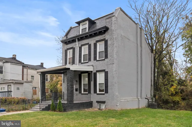 front view of house with a yard