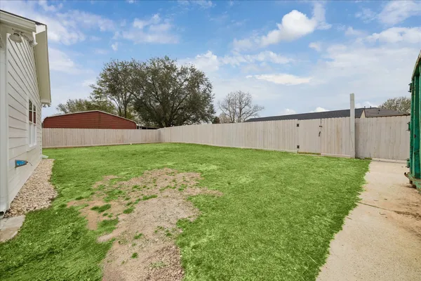 $2,500 | 30731 Martens Road, Tomball, TX 77375