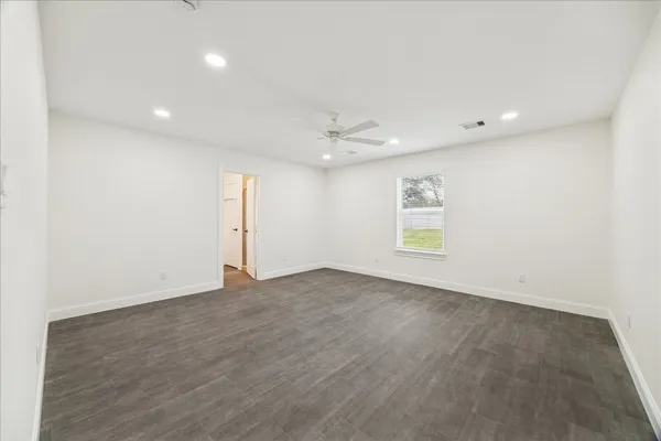 $2,500 | 30731 Martens Road, Tomball, TX 77375