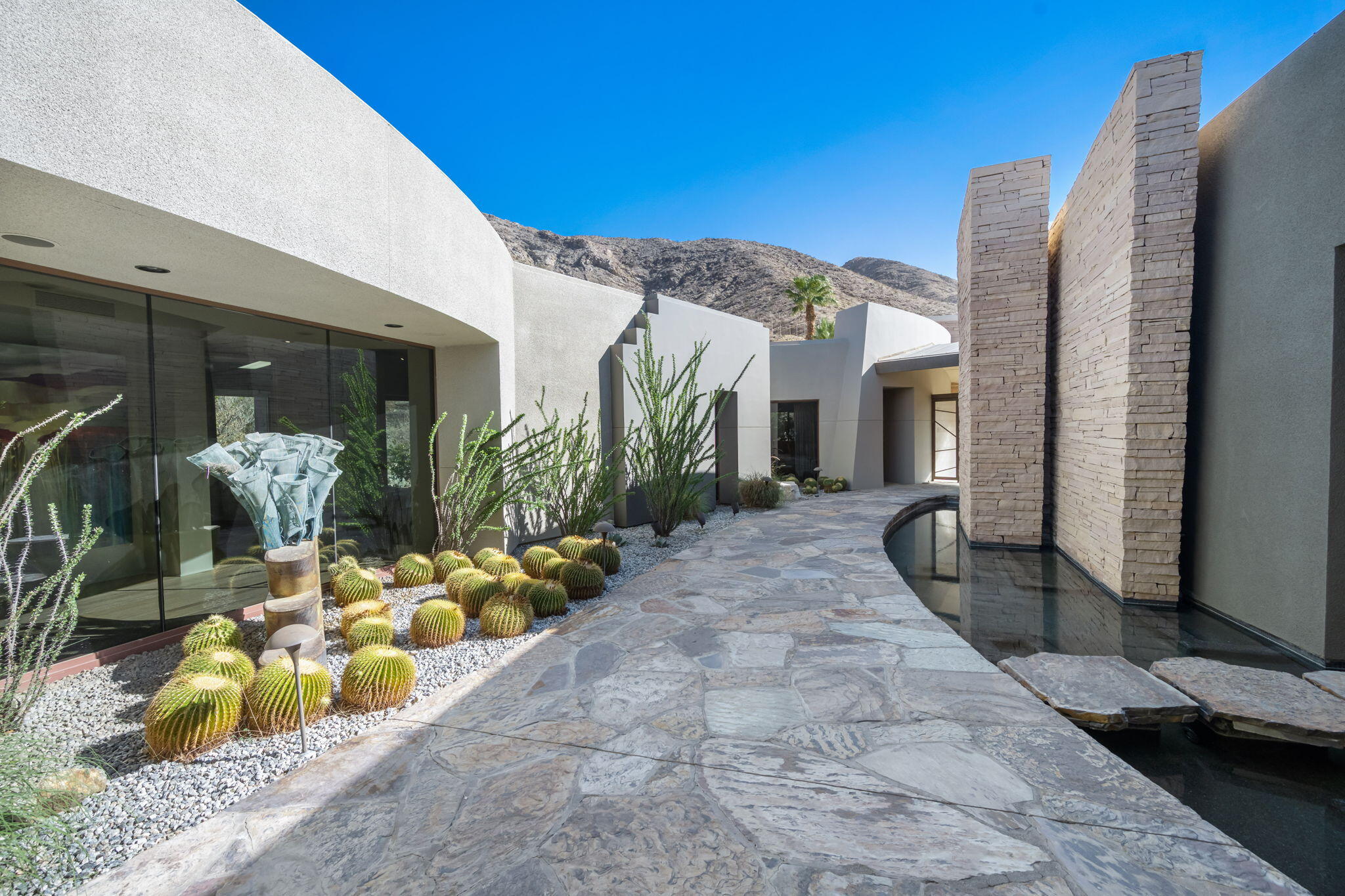 45 Sky Ridge Road Rancho Mirage, CA 92270 - Photo 68 of 85 a view of a house with patio